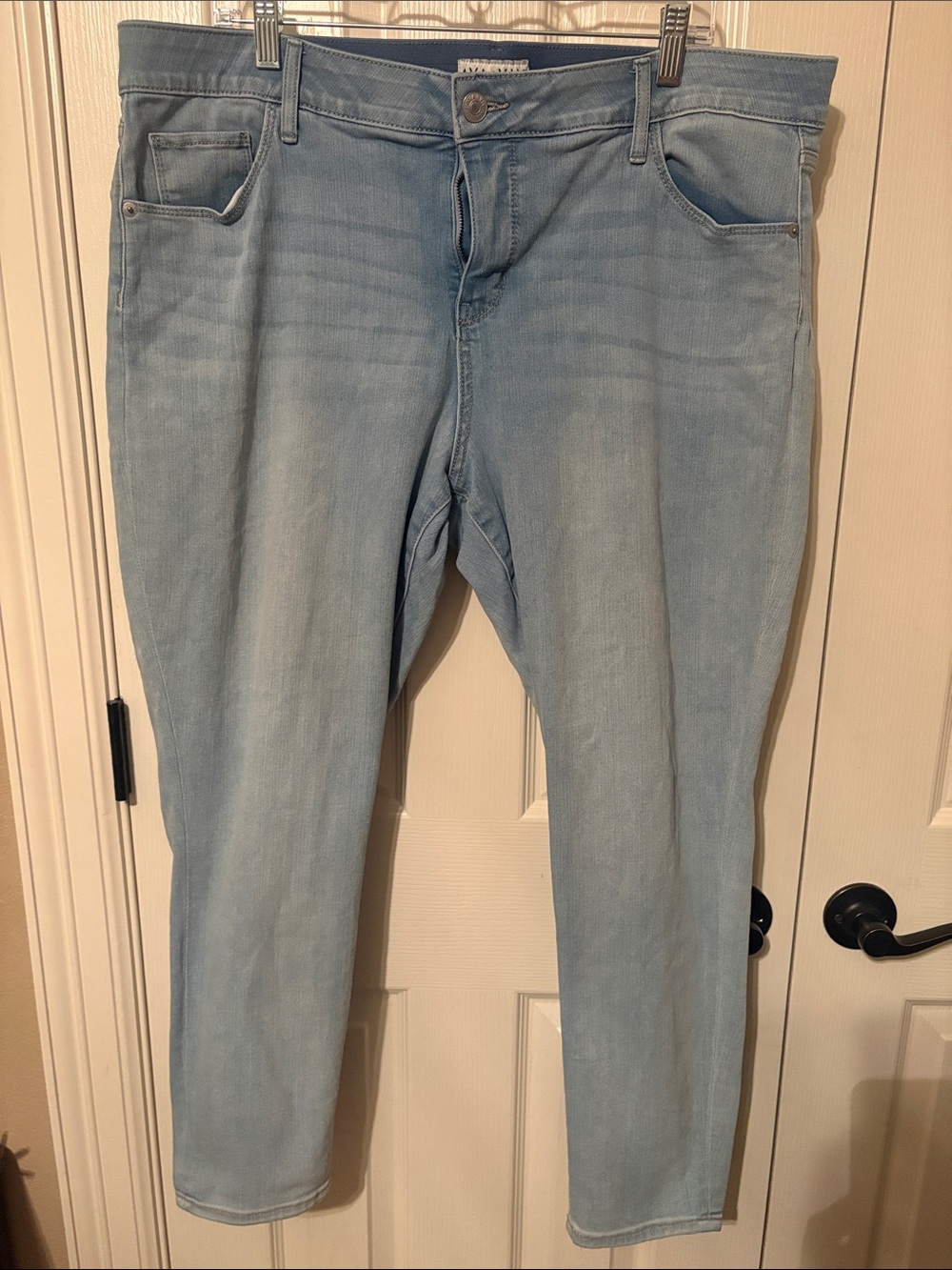Ava & Viv Light Blue Skinny Jeans 20W